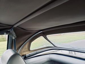 Mercedes-Benz 560 SL 1986 года  (NA)